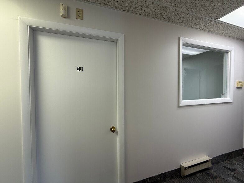 More Photos Of 625 Chandler St, Worcester Storefront Retail Office For Lease