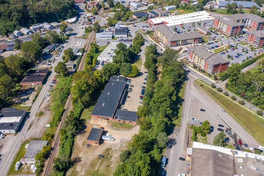 More Photos Of 105 Fairview Rd, Asheville Light Manufacturing For Lease