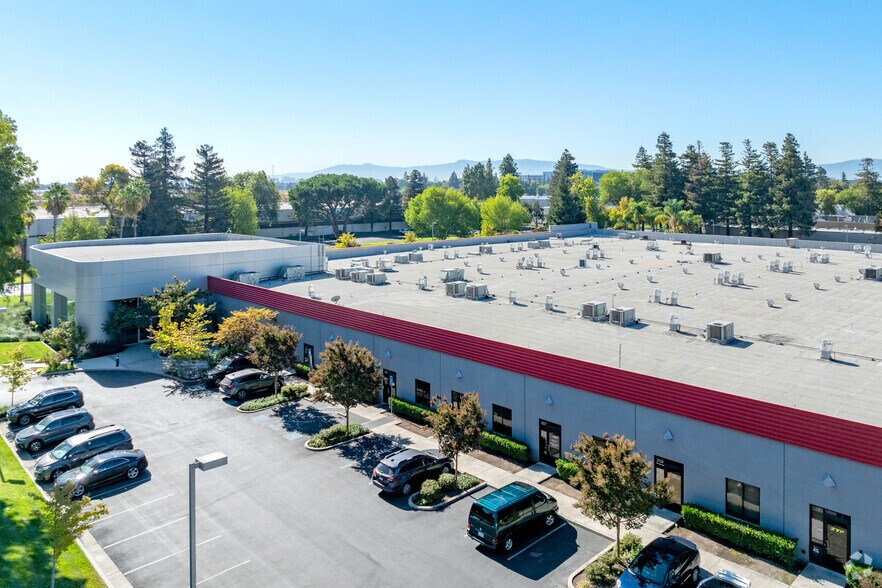 More Photos Of 521 Charcot Ave, San Jose Showroom For Sale