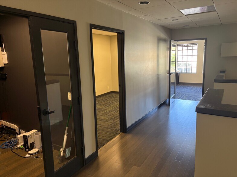 More Photos Of 1210-1214 E Green St, Pasadena Office For Lease