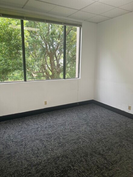 More Photos Of 4401 Emerson St, Jacksonville Medical For Lease