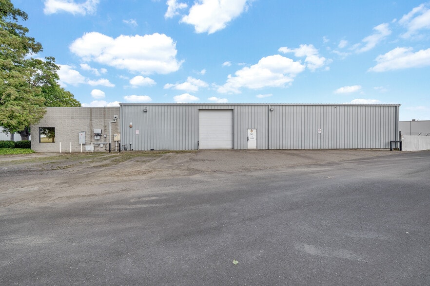 More Photos Of 4081 Seaport Blvd, West Sacramento Warehouse For Lease