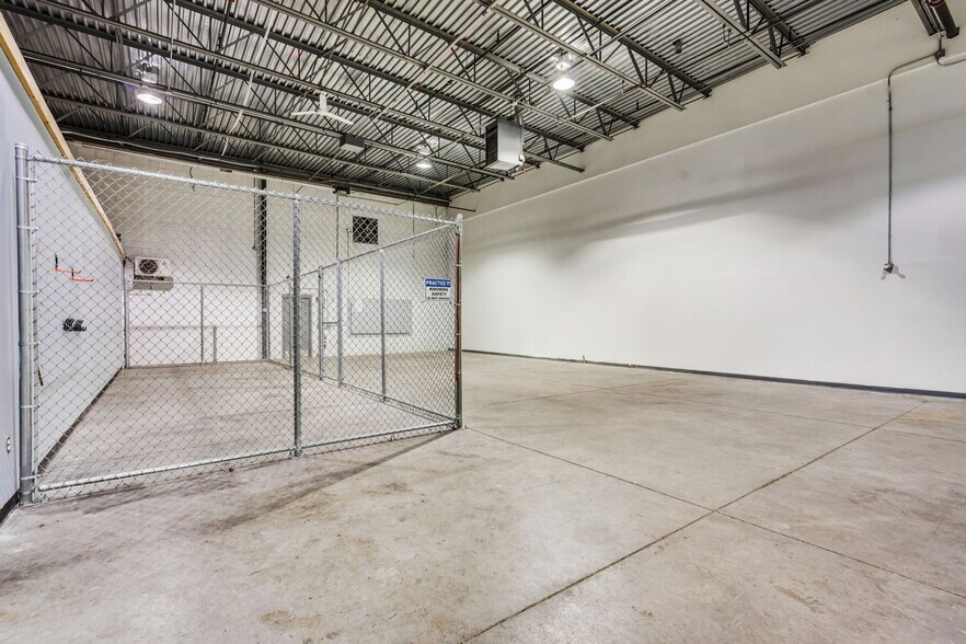 More Photos Of 35 Mill Street Central, Marlborough Warehouse For Lease