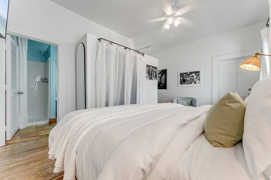 More Photos Of 1117 Duval St, Key West Hospitality For Sale
