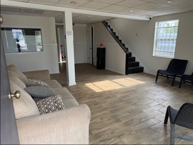 More Photos Of 9321 Meldrum Ln, Houston Light Distribution For Lease