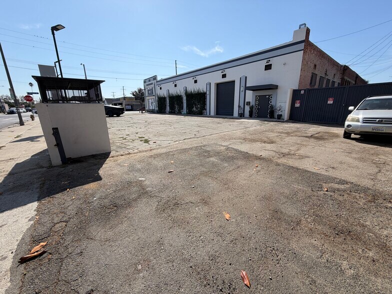 Primary Photo Of 6557 S Western Ave, Los Angeles Religious Facility For Lease
