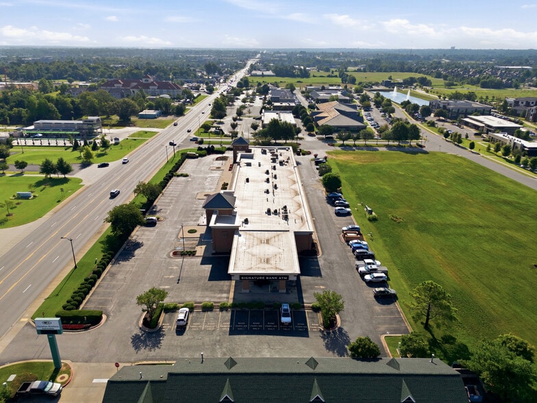 More Photos Of 700 SE Walton Blvd, Bentonville Unknown For Lease