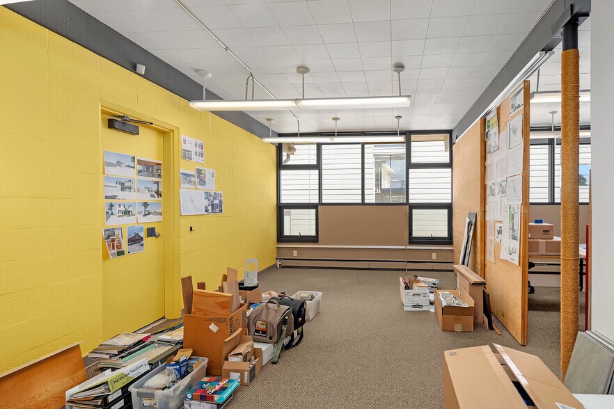 More Photos Of 2300 W Commodore Way, Seattle Office Residential For Sale