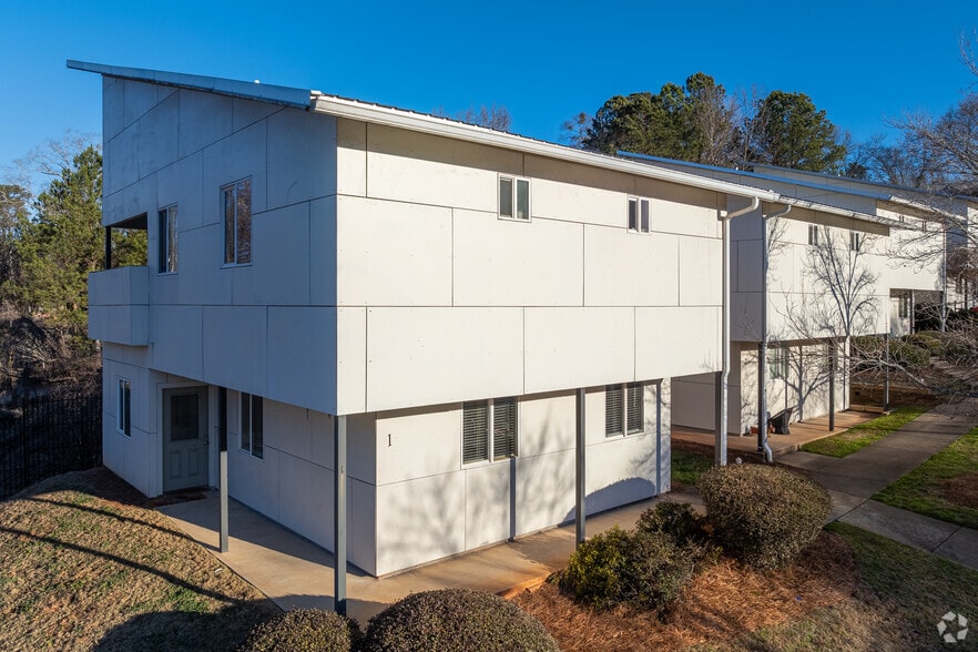 More Photos Of 1030 Dr Martin Luther King Pky, Athens Apartments For Sale