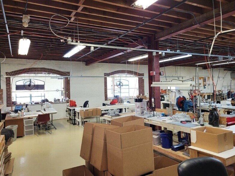 More Photos Of 1601 N Jessup St, Wilmington Manufacturing For Lease