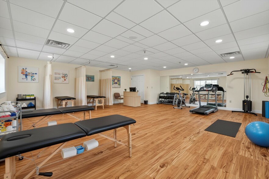 More Photos Of 31 N Spruce St, Elizabethtown Office Residential For Lease