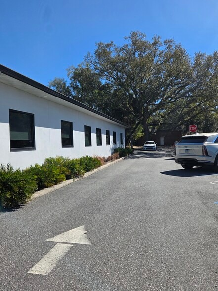More Photos Of 2600 E Robinson St, Orlando Office For Lease