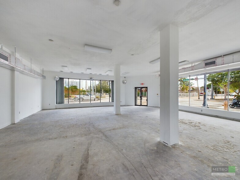 More Photos Of 801 SW 1st St, Miami Freestanding For Sale