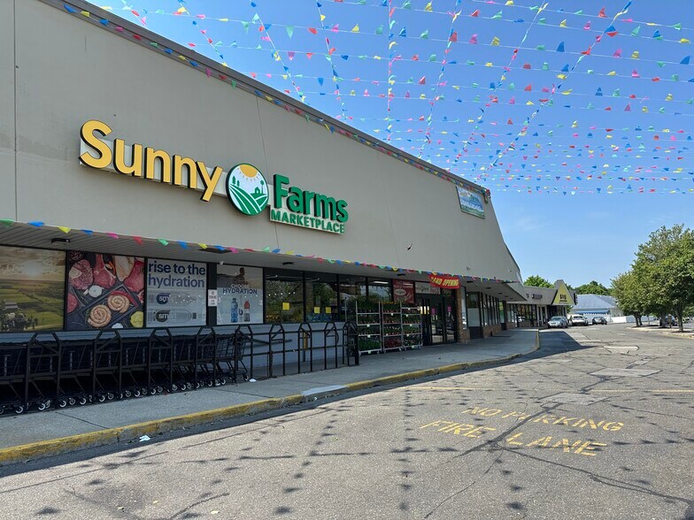 More Photos Of 846-900 Middle Country Rd, Middle Island, Middle Island Unknown For Lease