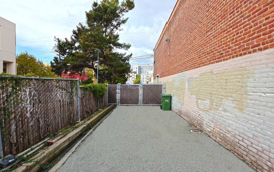 More Photos Of 2450 Shattuck Ave, Berkeley Unknown For Lease