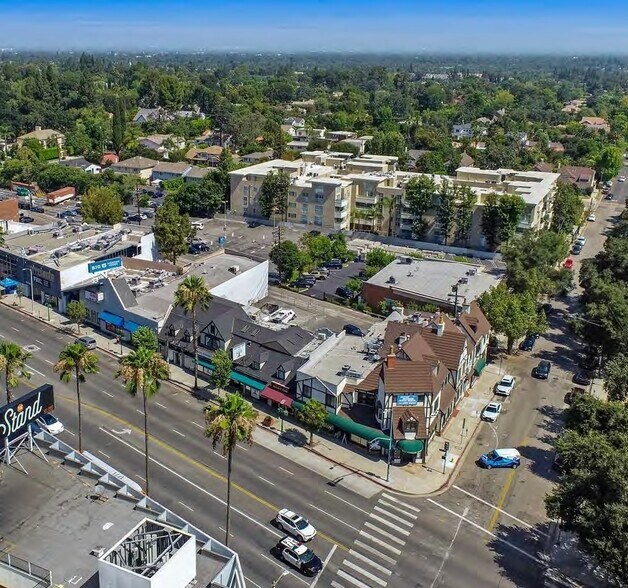 More Photos Of 17007-17015 Ventura Blvd, Encino Office For Sale