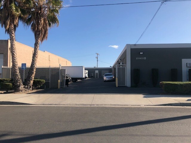 More Photos Of 20620-20622 Superior St, Chatsworth Warehouse For Lease