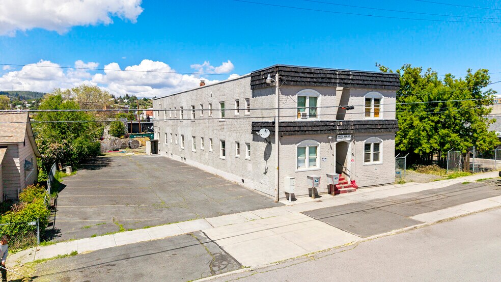 Primary Photo Of 224 S Broad St, Klamath Falls Apartments For Sale