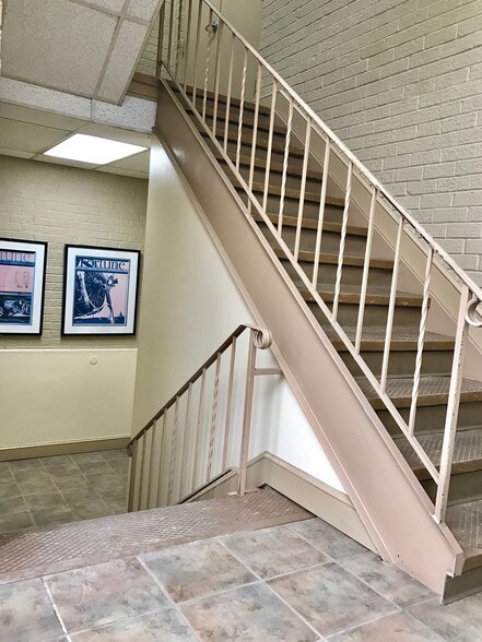 More Photos Of 517 Benfield Rd, Severna Park Office For Lease