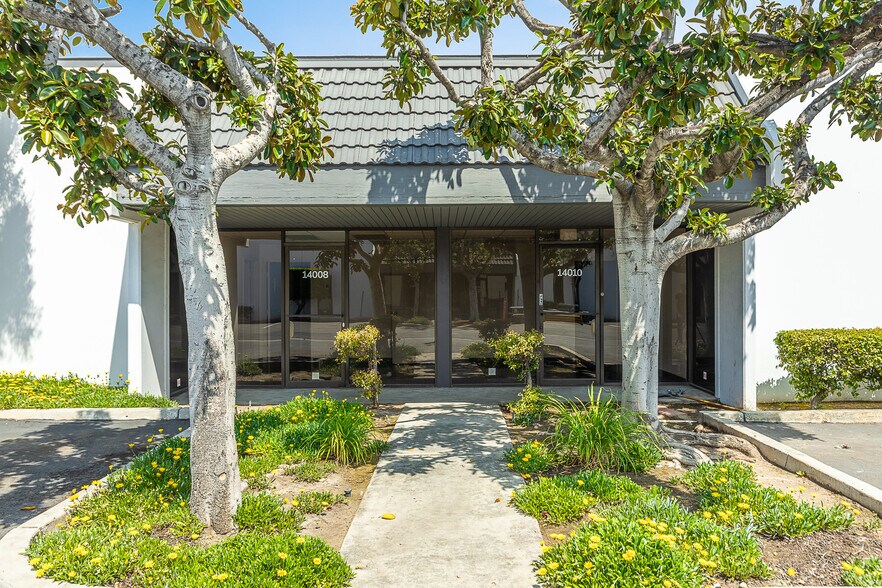 More Photos Of 14004-14014 Marquardt Ave, Santa Fe Springs Warehouse For Lease