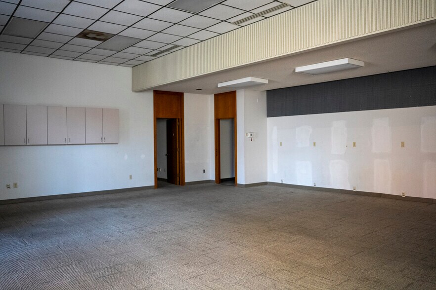 More Photos Of 300 N Hayne St, Monroe Office For Sale