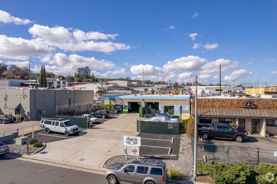 More Photos Of 435 Venture St, Escondido Service For Lease