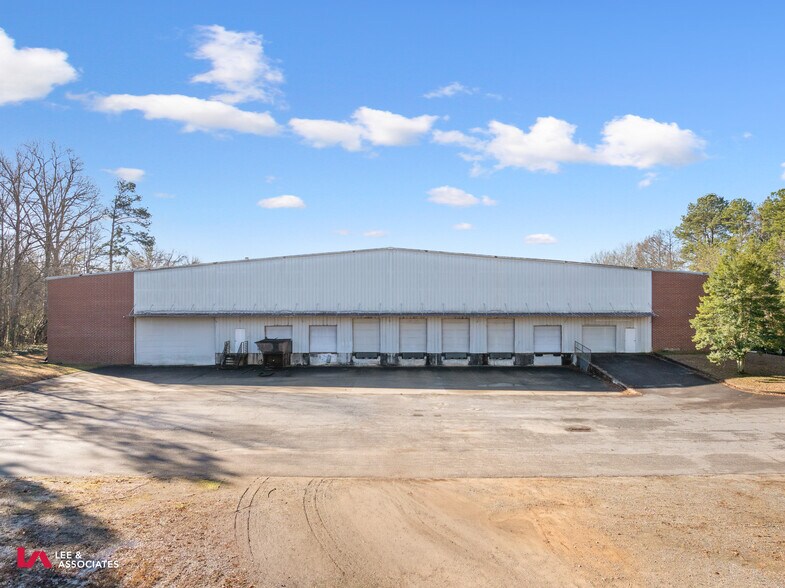 More Photos Of 135 Veterans Memorial Pky, Mableton Warehouse For Lease