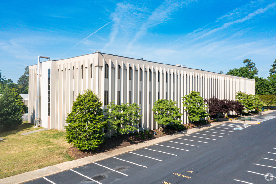 Primary Photo Of 2807 N Parham Rd, Richmond Office For Lease