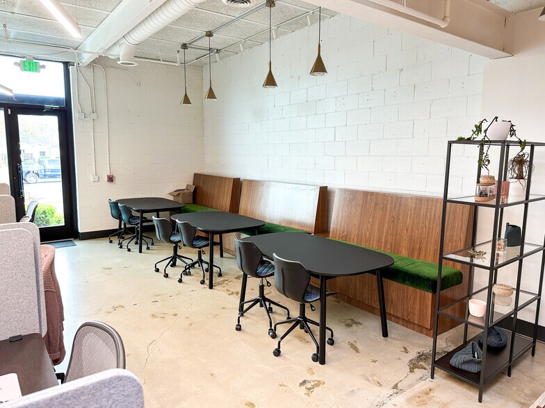 More Photos Of 556 Perry Ave, Greenville Storefront Retail Office For Lease