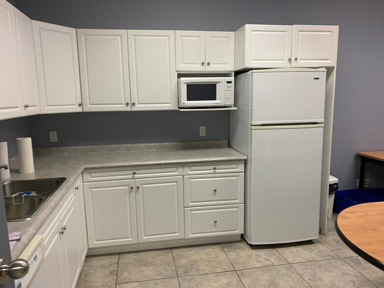 More Photos Of 5 Hyland Dr, Blenheim Manufacturing For Lease