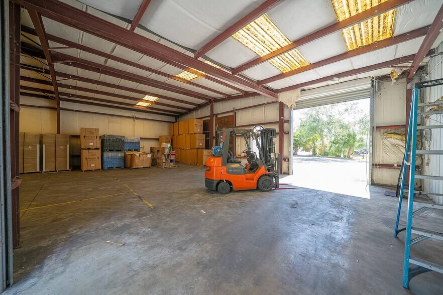 More Photos Of 1731 Manzana Ave, Punta Gorda Warehouse For Lease