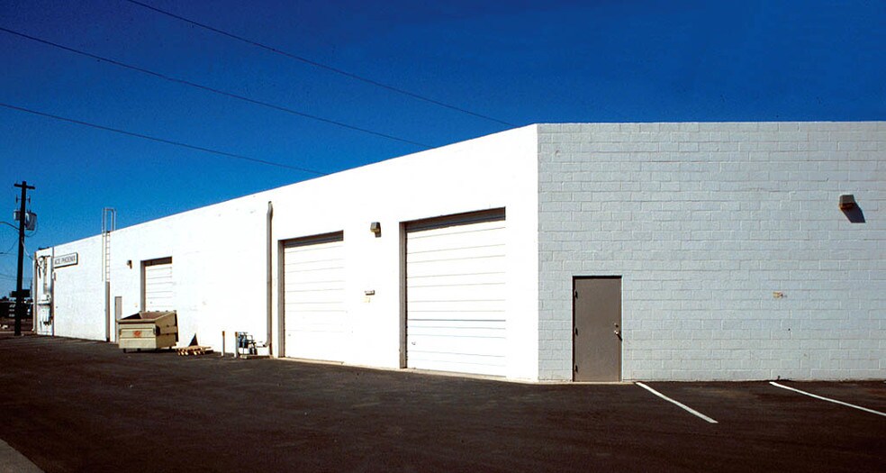 More Photos Of 3023-3027 Grand Ave, Phoenix Warehouse For Lease