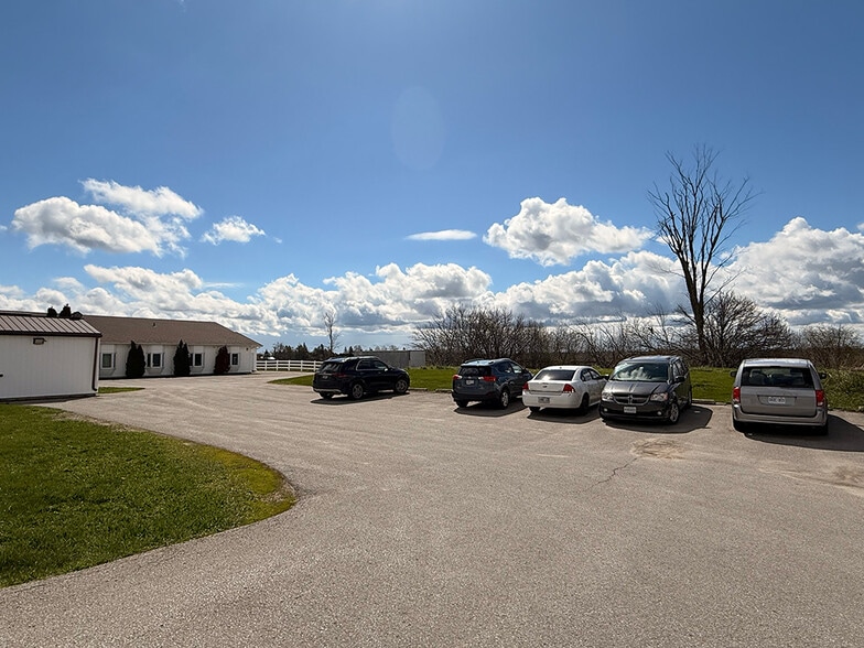 More Photos Of 512 Thunder Bridge Rd, Lindsay Healthcare For Sale