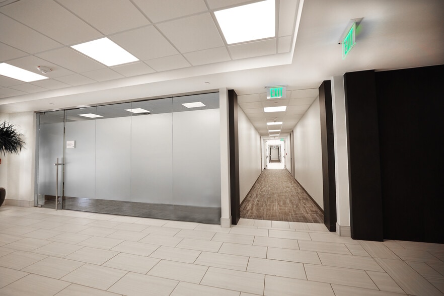 More Photos Of 2601 NW Expressway, Oklahoma City Office For Lease