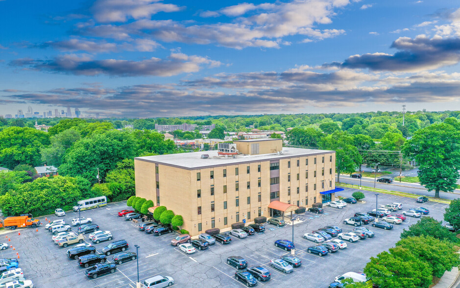 Primary Photo Of 4530 Park Rd, Charlotte Office For Lease