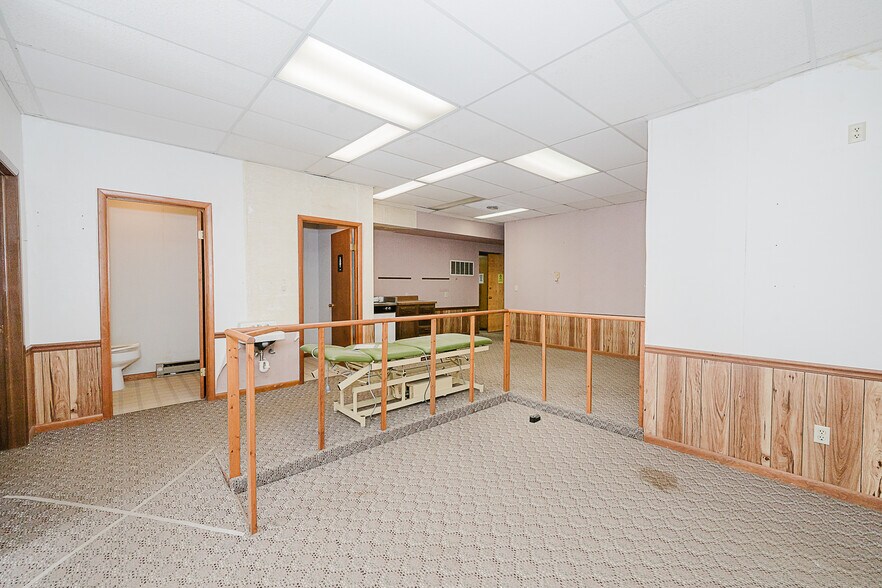 More Photos Of 1482 Butler Rd, Worthington Medical For Sale