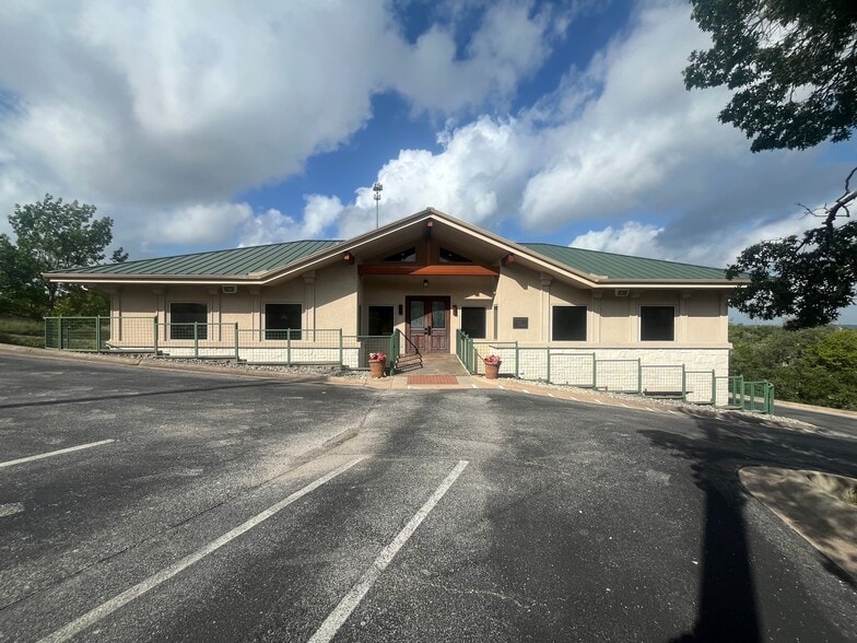 More Photos Of 20500 Fm 1431, Lago Vista Loft Creative Space For Lease