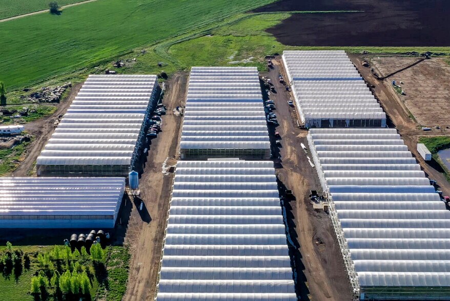 More Photos Of 15000 Picadilly Rd., Brighton Specialty For Sale