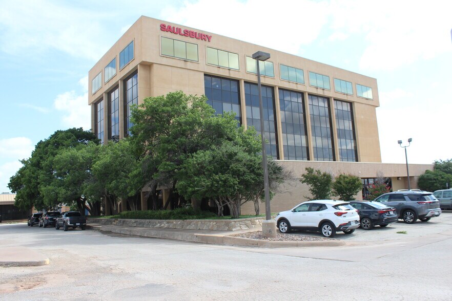 More Photos Of 3444 N 1st St, Abilene Office For Lease
