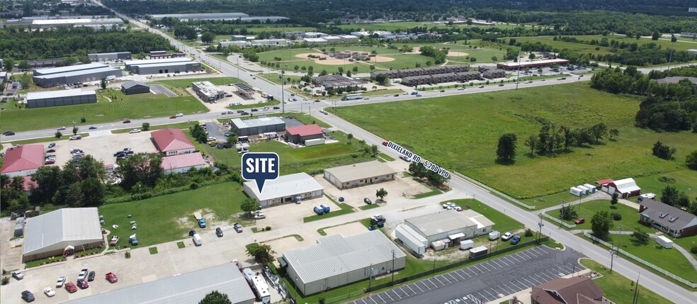 More Photos Of 1710-1716 W Acorn Dr, Rogers Warehouse For Lease