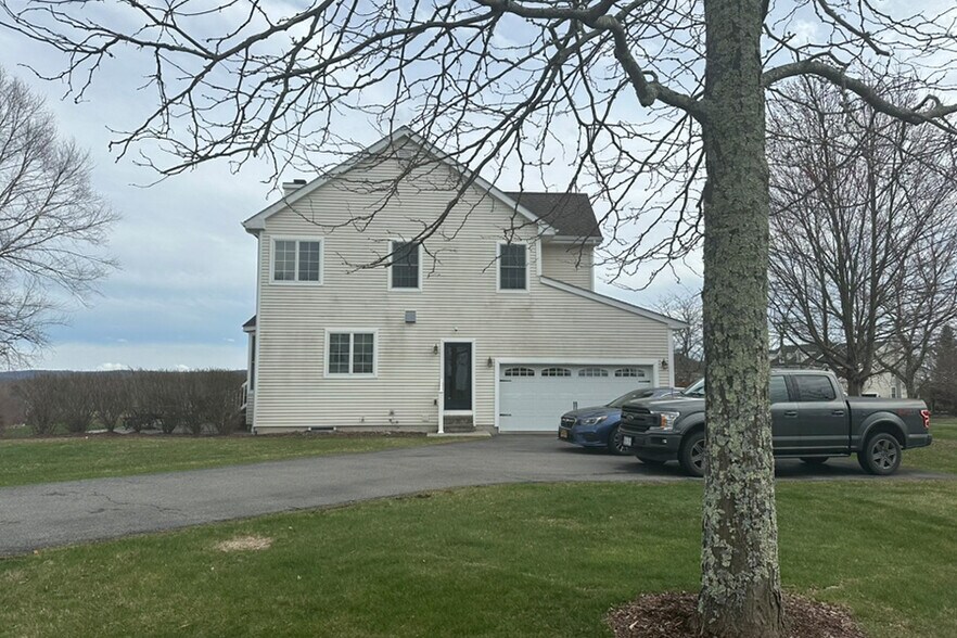 More Photos Of 4 Augusta Ct, Monroe Specialty For Sale