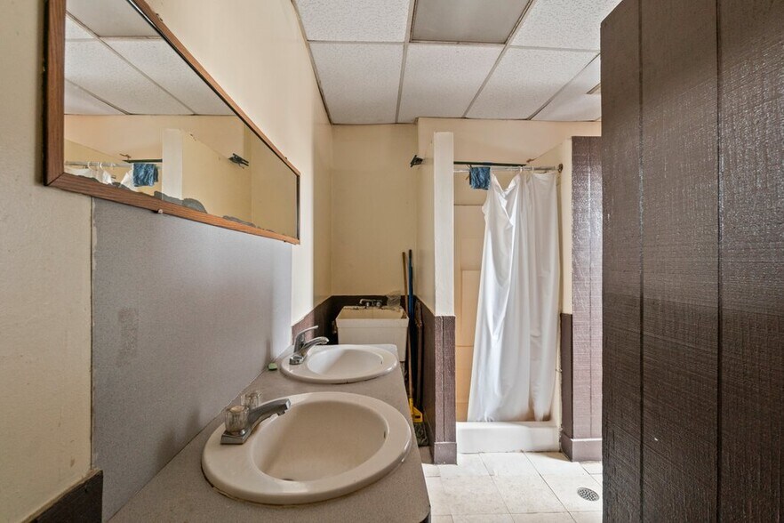 More Photos Of 2301 Maryland Ave, Baltimore Apartments For Sale