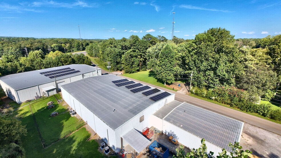 Primary Photo Of 114 Bright Rd, Guntersville Light Distribution For Sale
