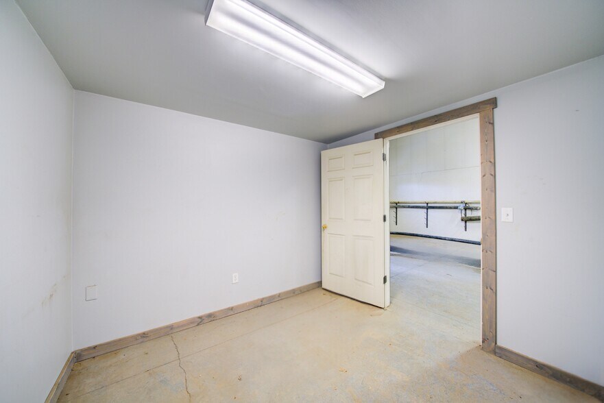 More Photos Of 22 W Haley Springs Rd, Bozeman Industrial For Sale