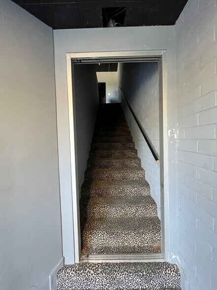 More Photos Of 3049 La Cienega Blvd, Culver City Warehouse For Lease