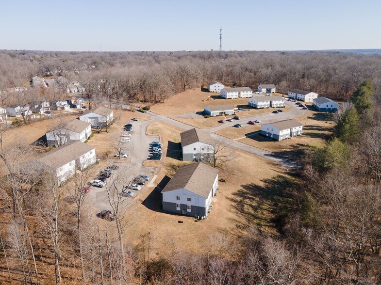 More Photos Of 1351 Avondale Dr, Clarksville Apartments For Sale