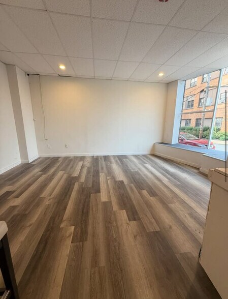 More Photos Of 105 Blackstone Ave, Pawtucket Storefront For Lease