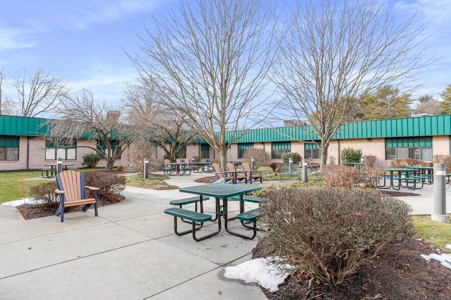 More Photos Of 18614 Crestwood Dr, Hagerstown Schools For Lease