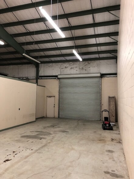 More Photos Of 3814 Acushnet Dr, Corpus Christi Light Manufacturing For Lease