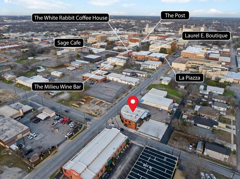 More Photos Of 328-330 W Lamar St, Sherman General Retail For Sale